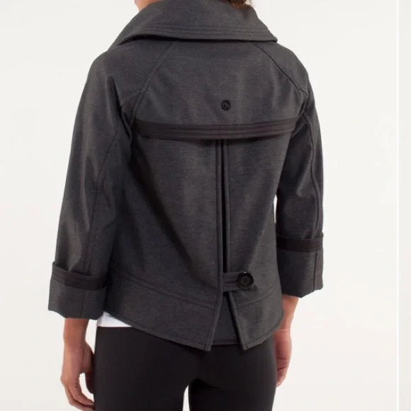 COPY - Lululemon Coco Softshell - Picture 4 of 10